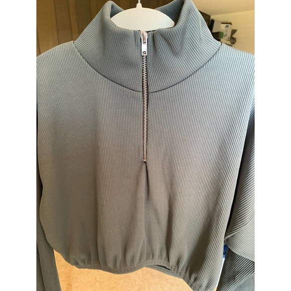 PRETTY LITTLE THING GREY RIB ZIP FRONT LONG SLEEVE SWEATSHIRT SIZE 4 - Picture 3 of 8